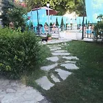 Danita & Diva Restaurant Bbq&pool Bar * Varna