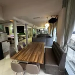 Danita & Diva Restaurant Bbq&pool Bar Lejlighed Varna