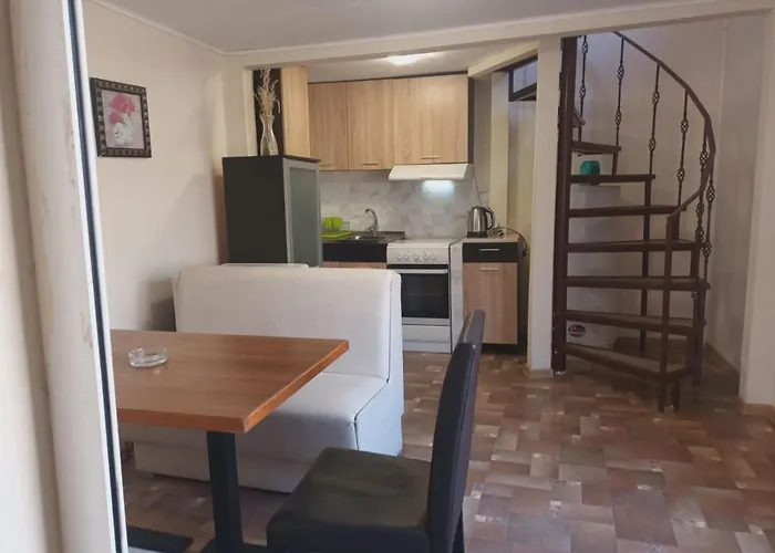 Apartamento Danita & Diva Restaurant Bbq&pool Bar *