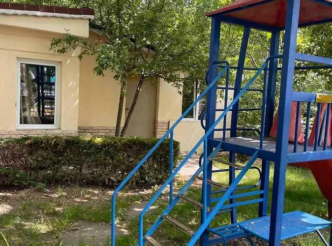 Danita & Diva Restaurant Bbq&pool Bar *