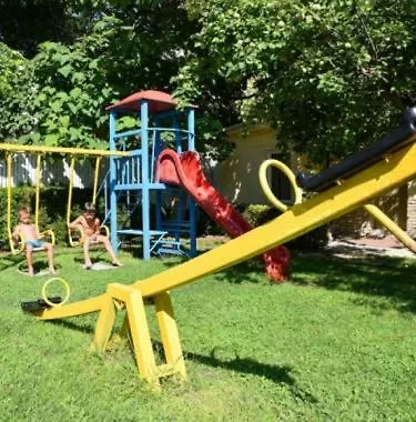 Daire Danita & Diva Restaurant Bbq&pool Bar