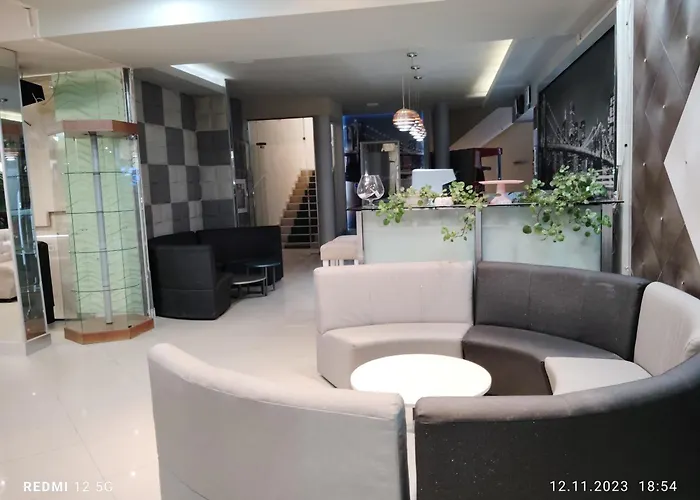 Danita & Diva Restaurant Bbq&pool Bar *