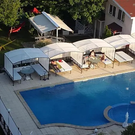 Danita & Diva Restaurant Bbq&pool Bar * Varna